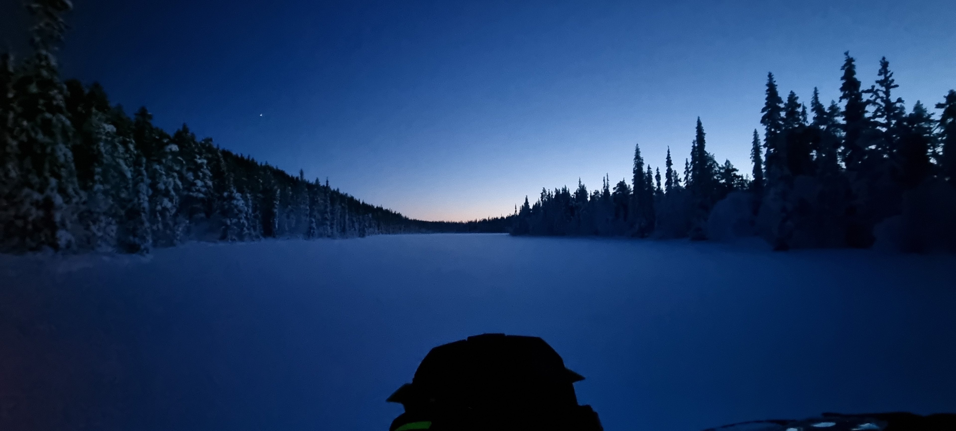 Isfiske- och Skoterturer i Jukkasjärvi - Äventyr i Lappland